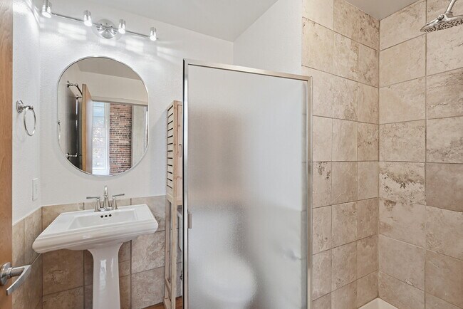 Building Photo - $3,644.95, 2 Beds - 1 Bath, Condo in Denver with Washer and Dryer!