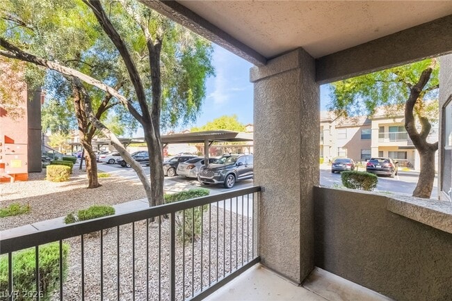 Building Photo - 8000 W Badura Ave