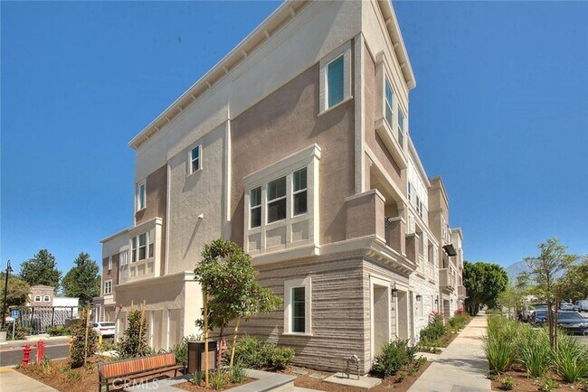 Building Photo - 149 N 1st Ave