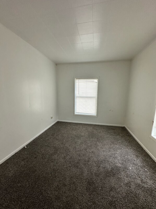 Building Photo - 416 Main Ave N