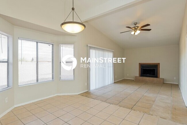 Building Photo - 3 Bedroom Pet-Friendly Home in Tucson, AZ with Main Street Renewal