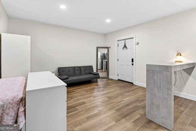 Building Photo - 11525 Matthews Trail