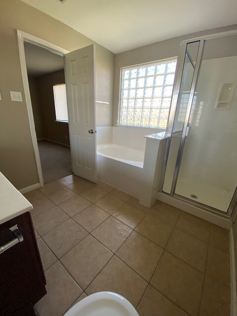 Building Photo - 607 Constellation Dr