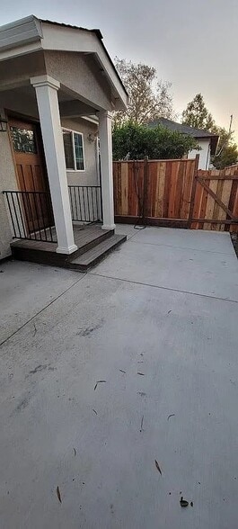 150 square foot patio space - 438 Minor Ave