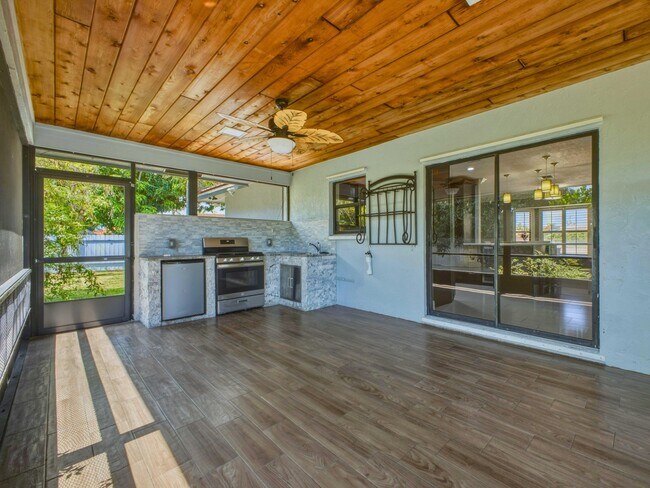 Building Photo - 1127 Sea Pines Way
