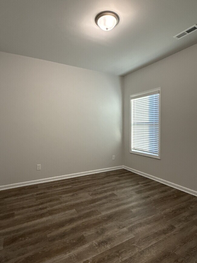 Building Photo - 102 Ranna Dr