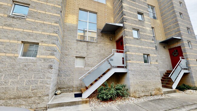 Building Photo - 2061 Atherton Heights Ln