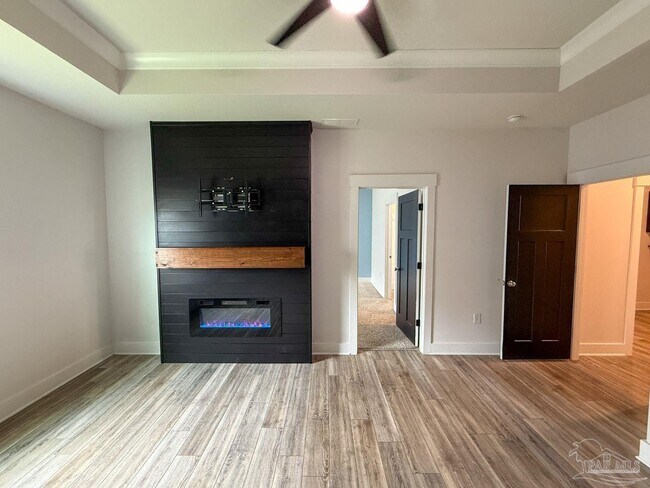 Building Photo - 6169 Jenks Dr