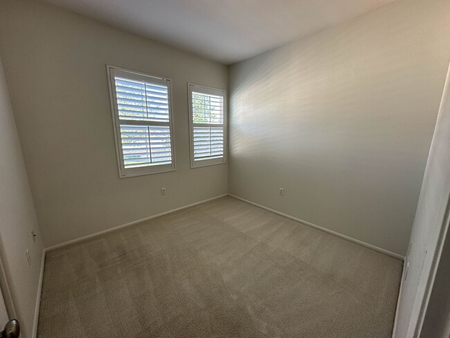 Building Photo - COMING SOON! Heather Ridge 2 Bedroom Townh...