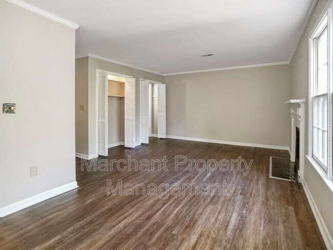 Building Photo - 106 E Bay Ct