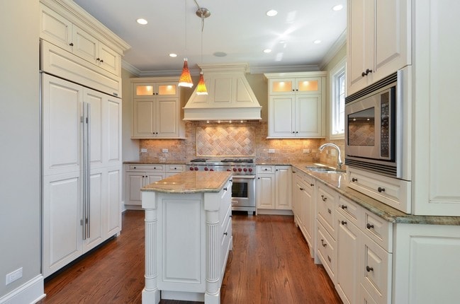 Building Photo - 123 Maple Ave