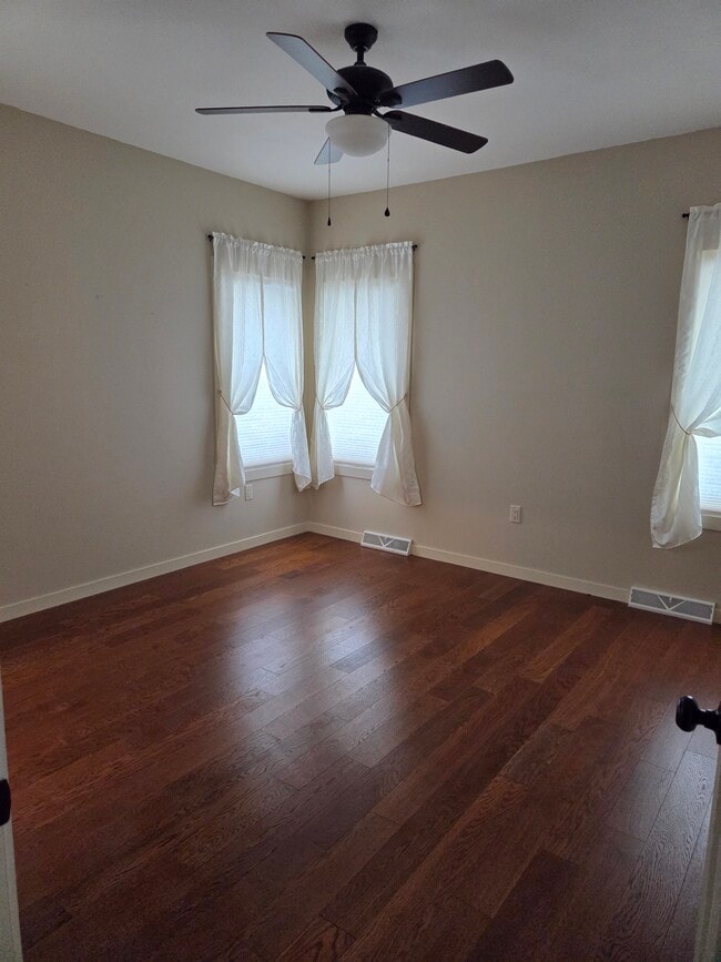 Building Photo - 6803 Von Kanel St