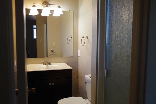 Building Photo - NOW AVAILABLE! MUST SEE - BEAUTIFUL 4BR/3B...