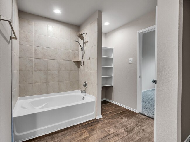 Building Photo - 2402 Ormes Forest Ln