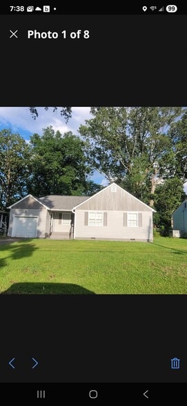 Primary Photo - 412 N Lovell Ave
