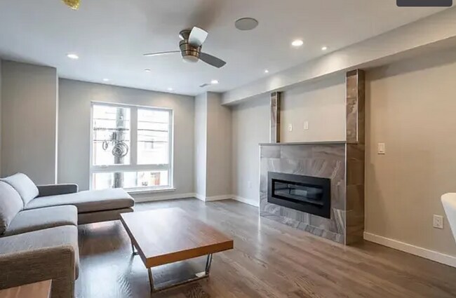 Building Photo - Elevated City Living in a Newly Constructed Grad Hospital Triplex