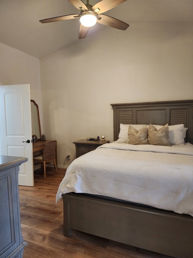 Building Photo - Pool home in Historic Tarpon Springs