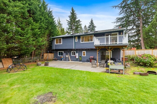 Building Photo - Newly Renovated Bothell Home Sitting on 1 Acre of Land!