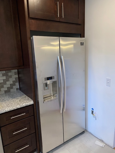 Beautiful large size refrigerator with pouring station of ice and water. - 365 Beloit Ave