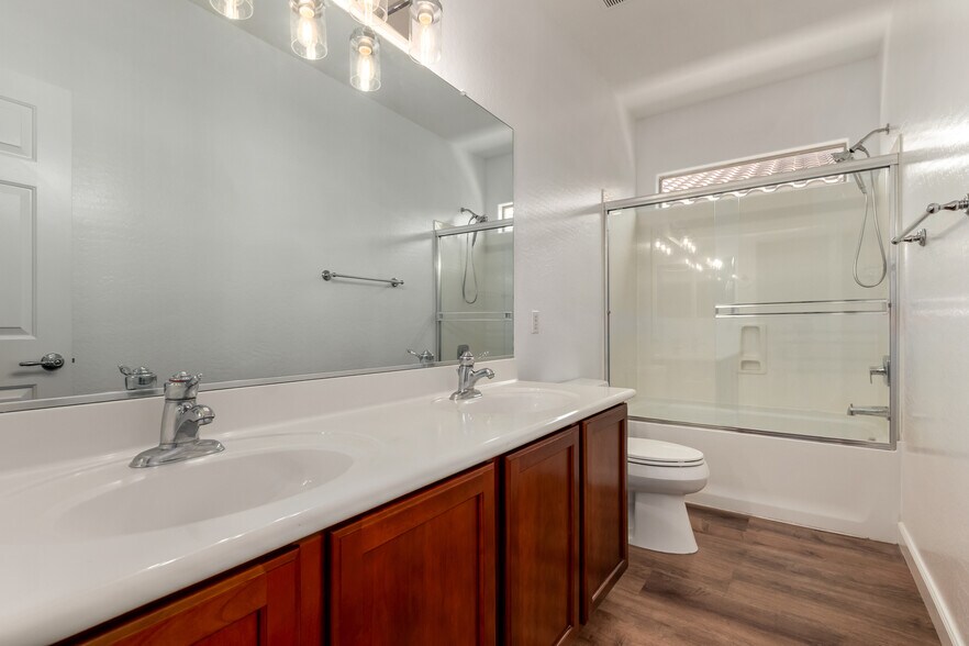 Building Photo - 41229 N Stenson Dr