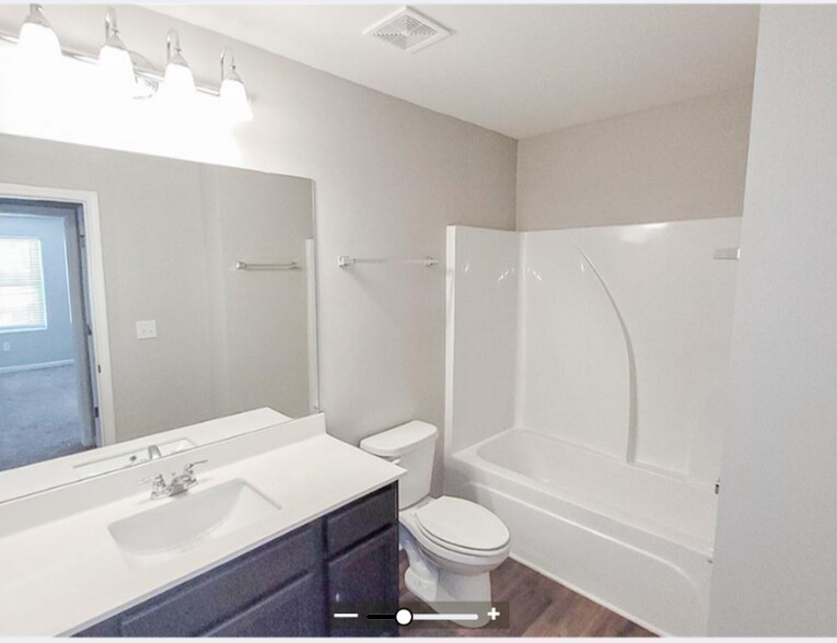 Building Photo - 419 Matera Dr NW