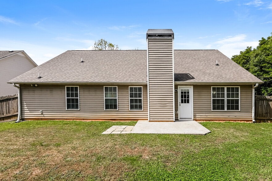 Building Photo - 3336 Bridle Brook Dr NE