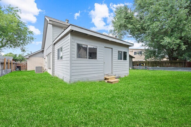 Building Photo - 1823 Mandrill Ln