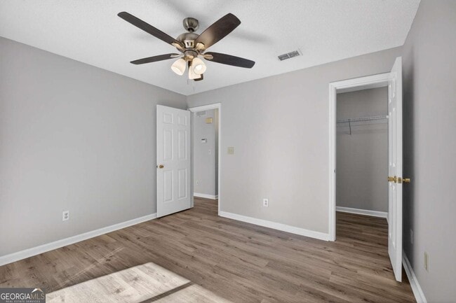 Building Photo - 423 Granville Ct