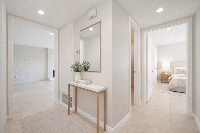 Building Photo - 8100 Leonora St