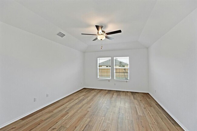 Building Photo - 443 Sebring Cir