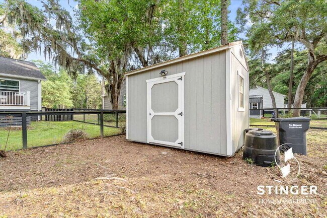 Building Photo - 40 Canopy Ln