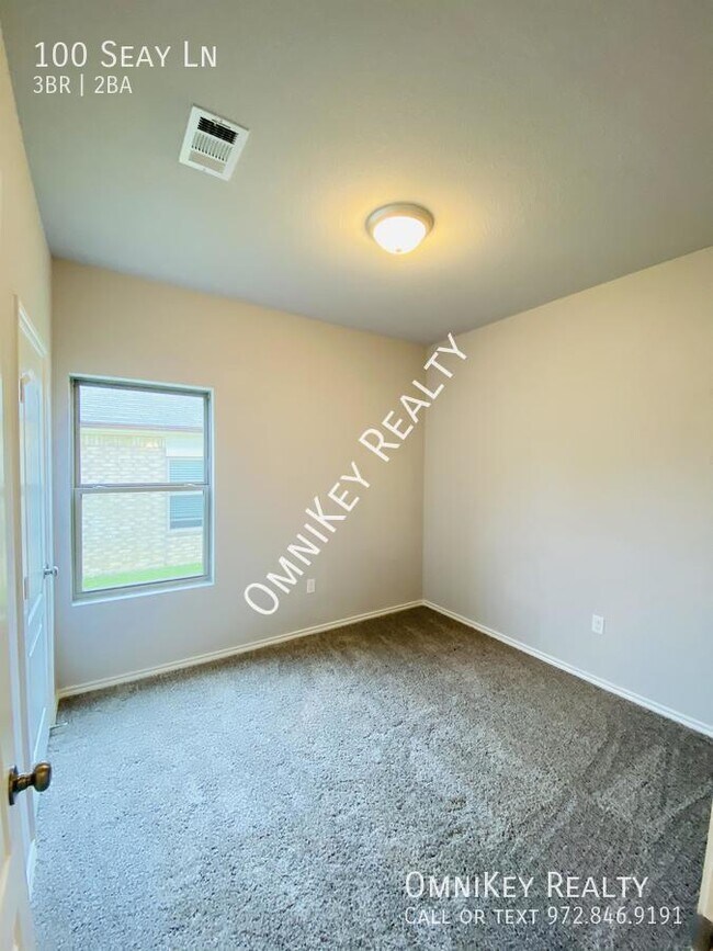 Building Photo - 100 Seay Ln