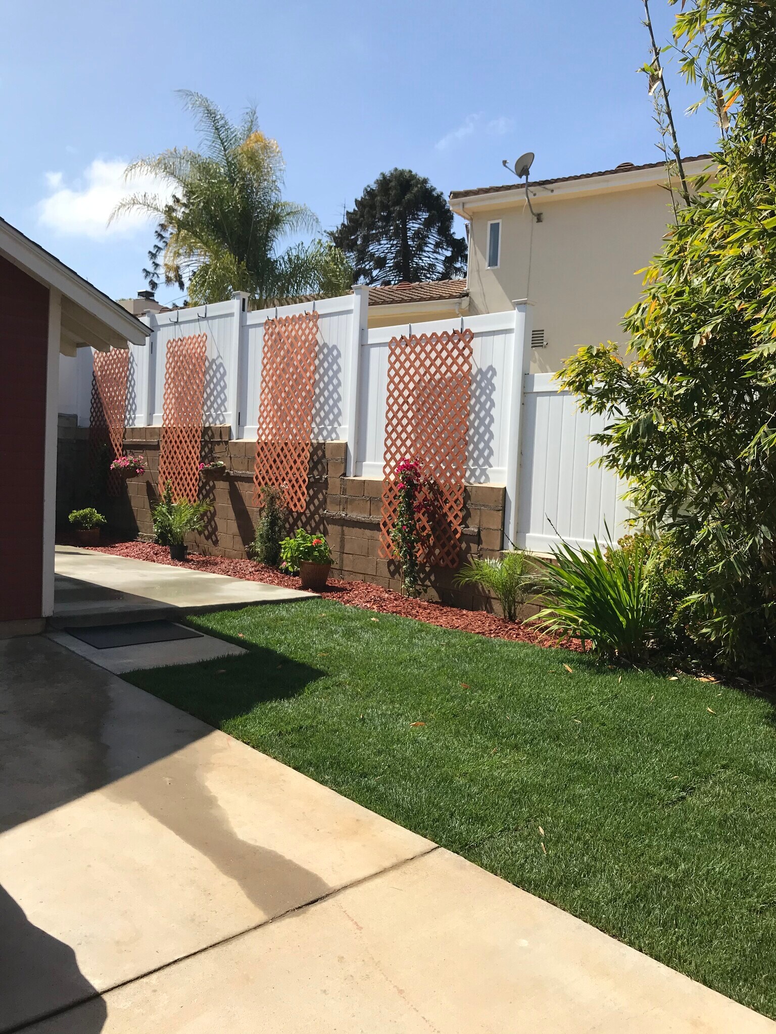 Building Photo - 706 Vale View Dr