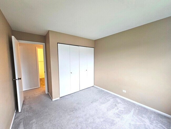 Building Photo - 573 Greystone Ln