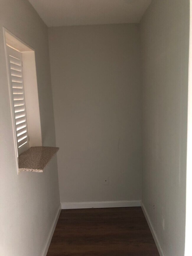 Building Photo - One Bedroom Condo for Rent Near CU
