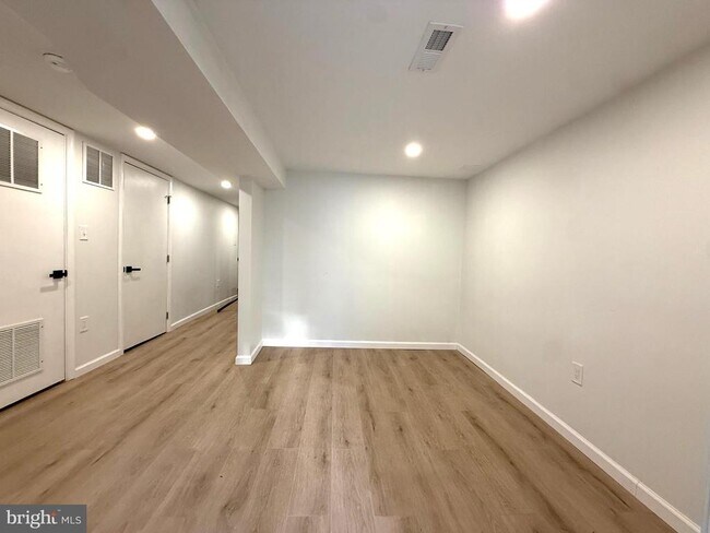 Building Photo - 5326 9th St NW