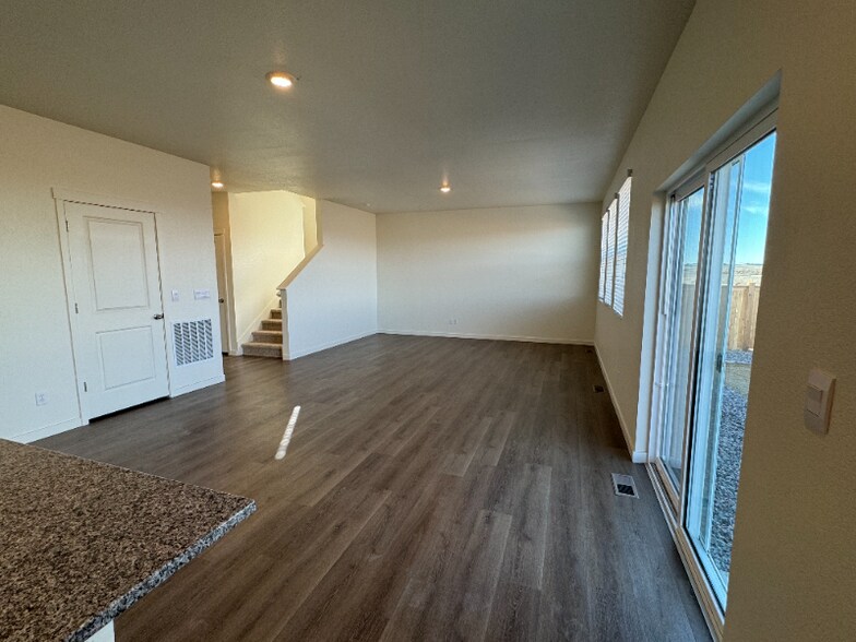 Building Photo - 5996 Amerifax Dr