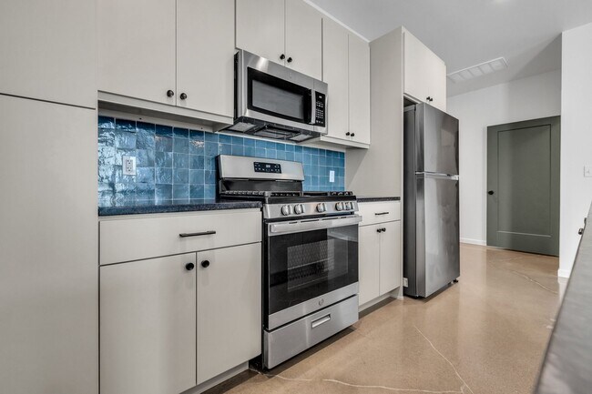 Building Photo - P.57 Kode Properties, LLC 1236-1238