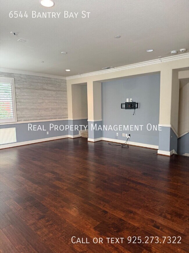 Building Photo - 6544 Bantry Bay St