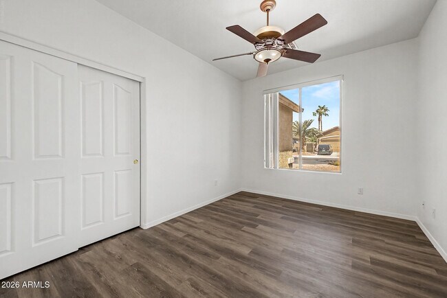 Building Photo - 4255 E Cherry Hills Dr