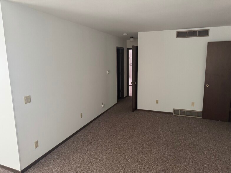 Living Room - 1810 20th Street Ct