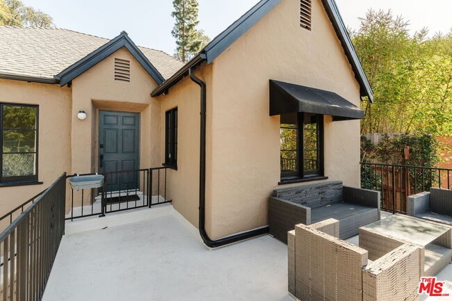 Building Photo - 1428 Holbrook St