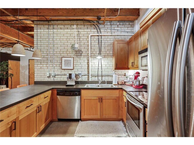 Building Photo - 127 5th St NE