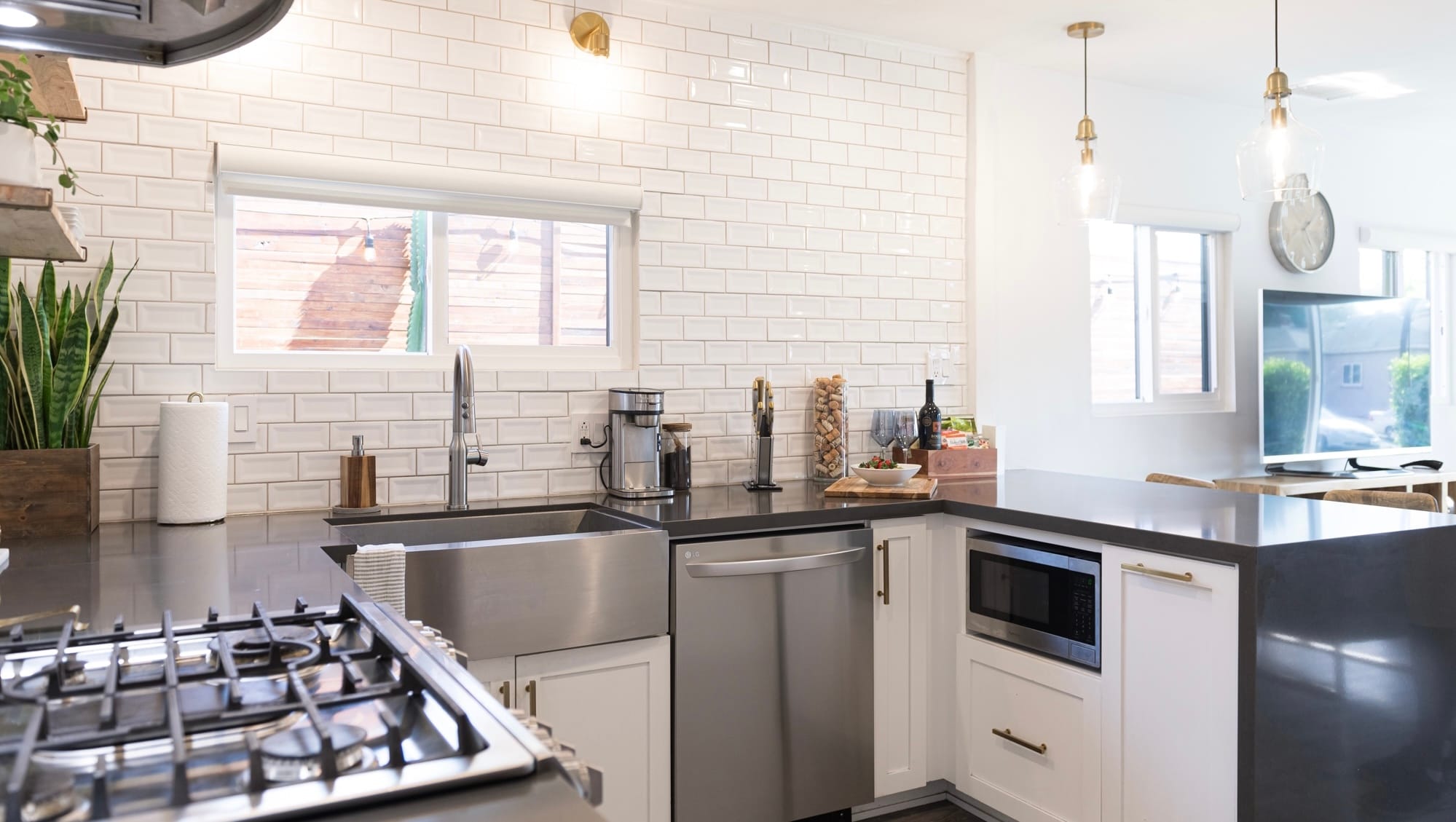 Building Photo - 509 E Buckthorn St