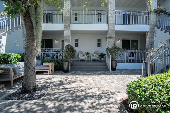 Building Photo - 117 S Shore Dr