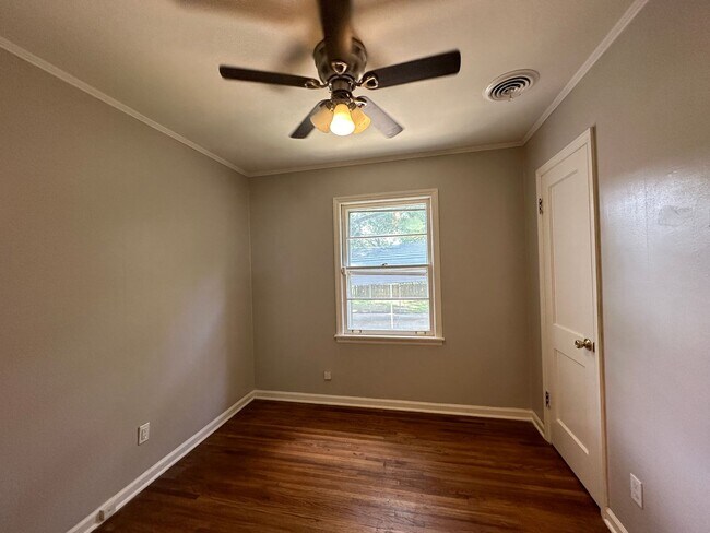 Building Photo - Gated Parking! Huge Backyard! Corner Lot! ...