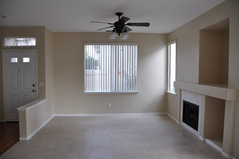 Building Photo - 9468 Compass Point Dr S