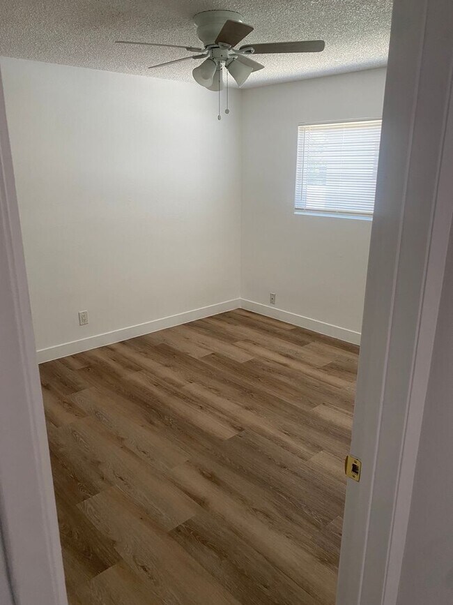 Building Photo - 12554-12556 BROOKSHIRE