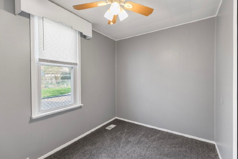 Building Photo - 6714 Sebert Ave
