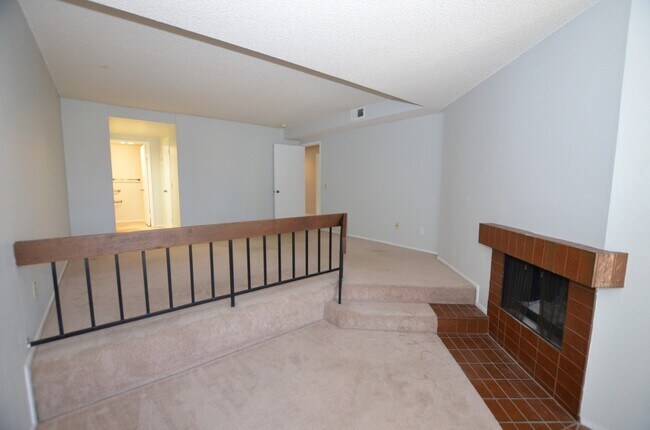 Building Photo - 2Bd/2Ba Coronado Cays on the channel, Boat...